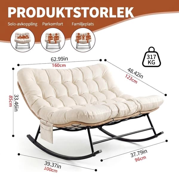 Papasan gungfåtölj med dyna på altan